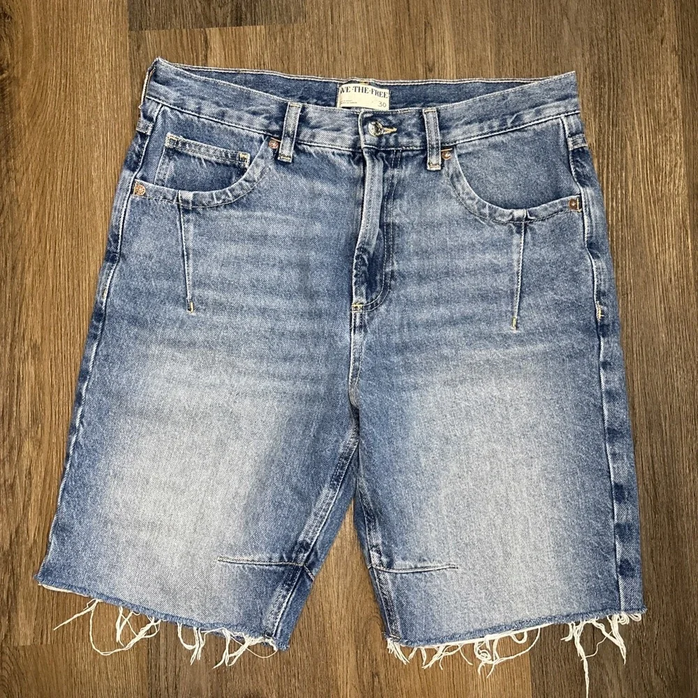 We The Free Ghost Town High Rise Long Distressed Women's Denim Shorts Size 30